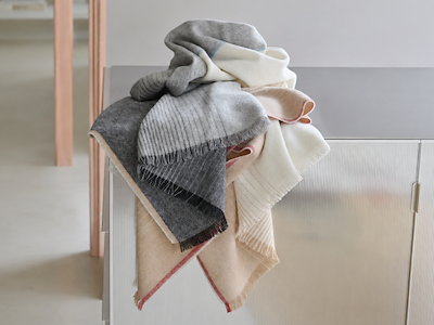 Elvang Carte Postale Throw