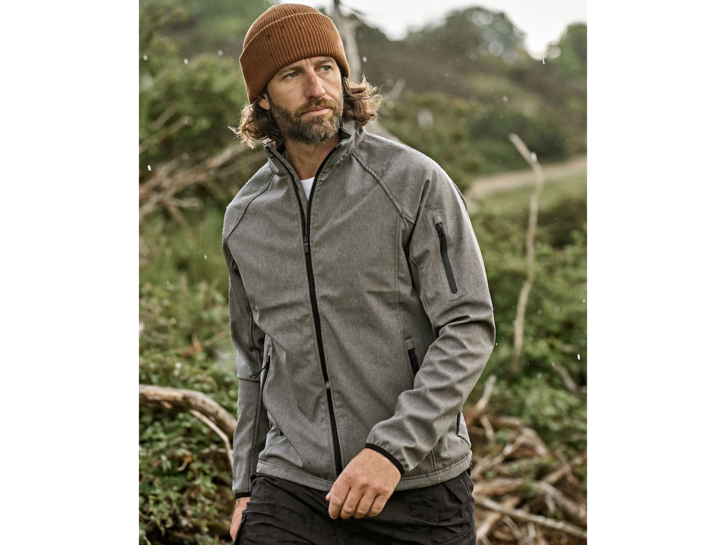 LIGHTWEIGHT PERFORMANCE SOFTSHELL