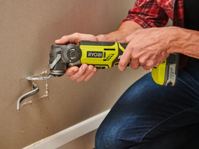 Ryobi Multiværktøj 18V ONE+ . Sliber, skærer, saver/fræser træ, plast og metal. inkl. Batteri