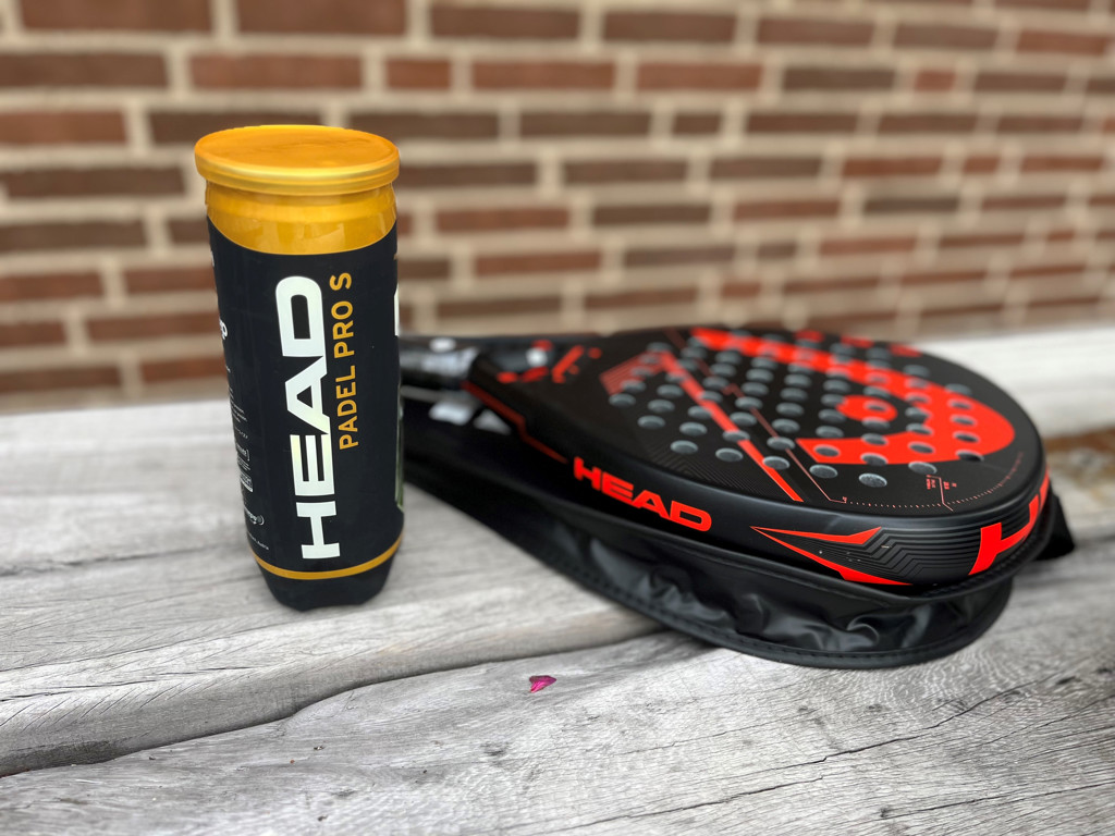 #Revolt Padel Bat Inkl. Padelbolde