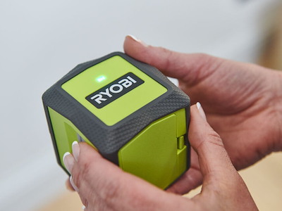 Ryobi Grøn Krydslaser Med Referencepunkter