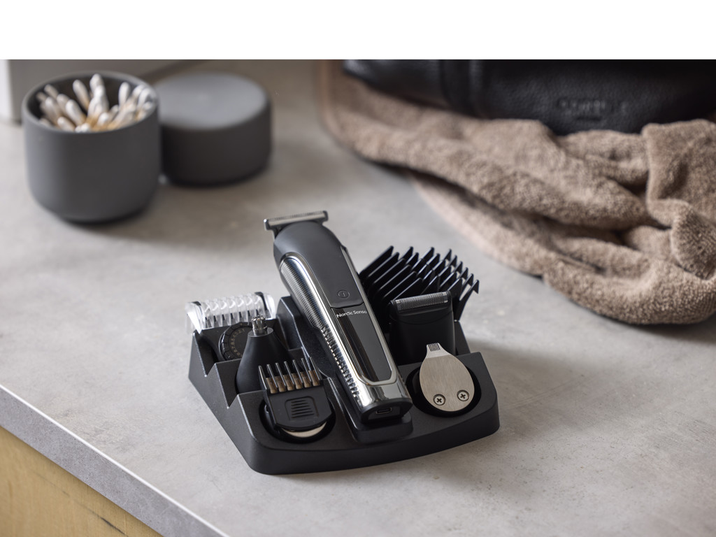 Nordic Sense Hårtrimmersæt 6 i 1 i sølv/sort. Genopladelig og kan bruges uden ledning i op til 80 min.