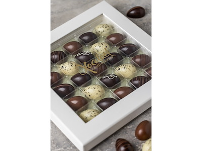 Xocolatl Marzipan eggs 25