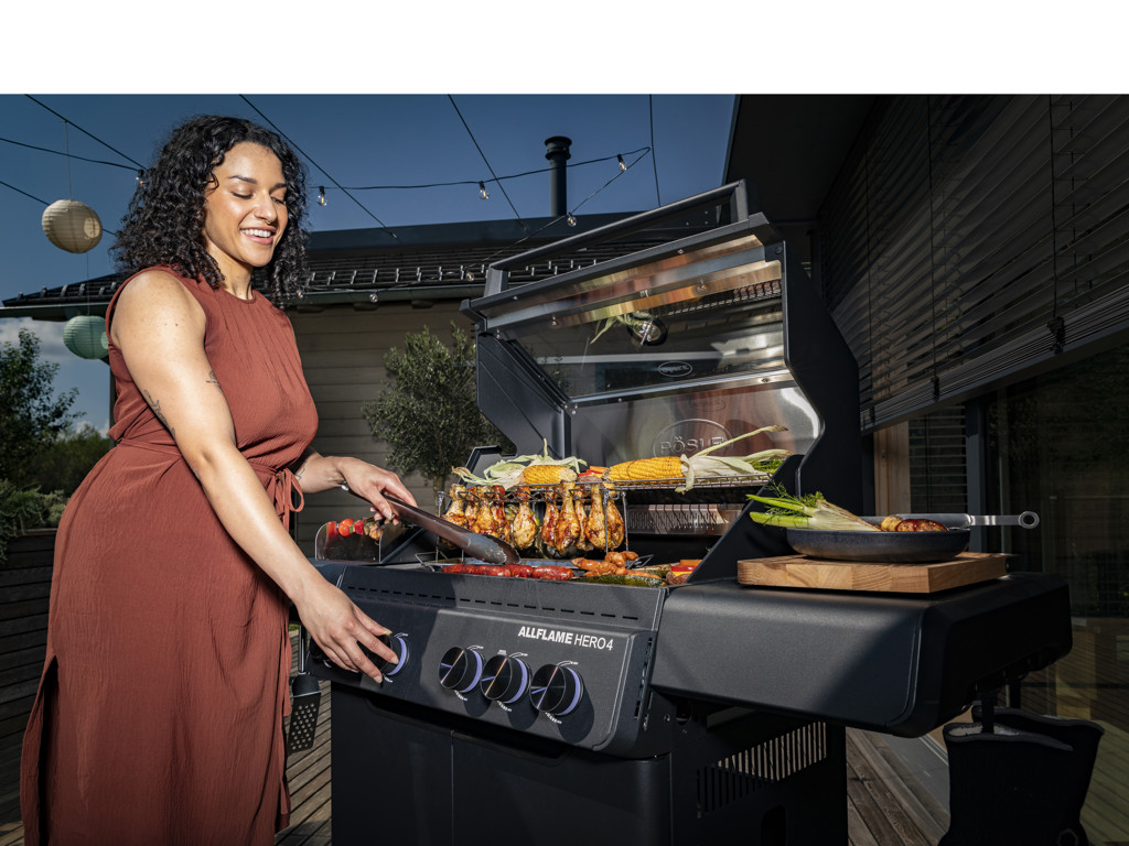 Rösle Gasgrill 4 21000 watt i sort, AllFlame Hero