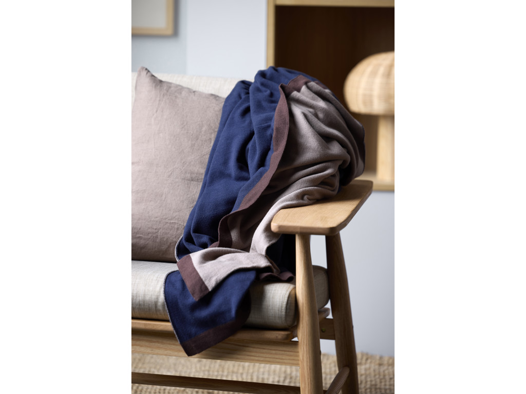 Södahl Plaid 130 x 170 cm i navy blue, Impression